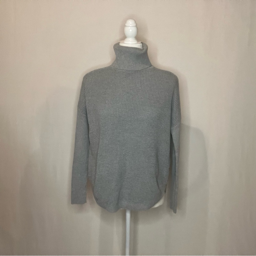 Michael Kors Waffle Knit Pullover Sweater Light Gray Turtleneck Ribbed Small
